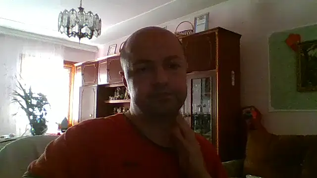 Luceriusbigass XXX чат на живо