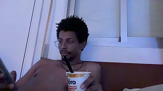 HoleBreeder Chat XXX live