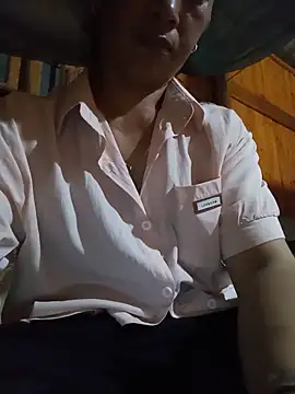 Heli_pusy 现场XXX聊天