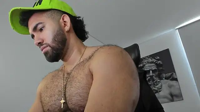 simonleon27 élő XXX-chatje