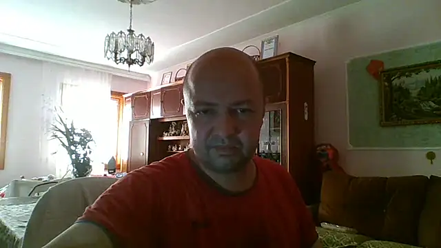 Chatroom XXX en direct de Luceriusbigass