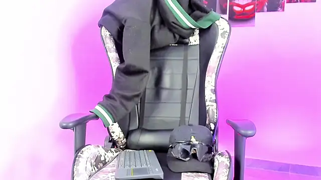 eithan_boy_ live XXX chat