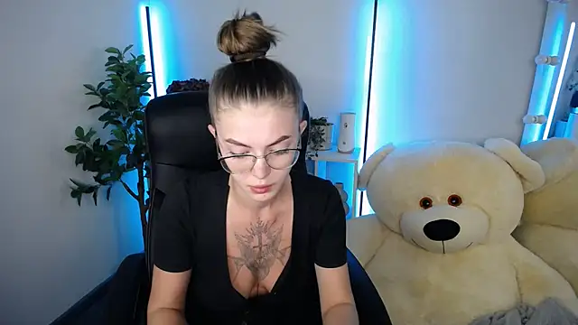 Chat +18 de Ritaneer ao vivo