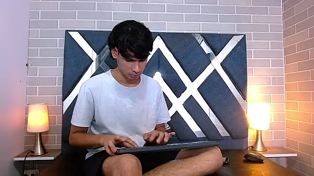 XXX chat uživo modela Kevin_Brooks1