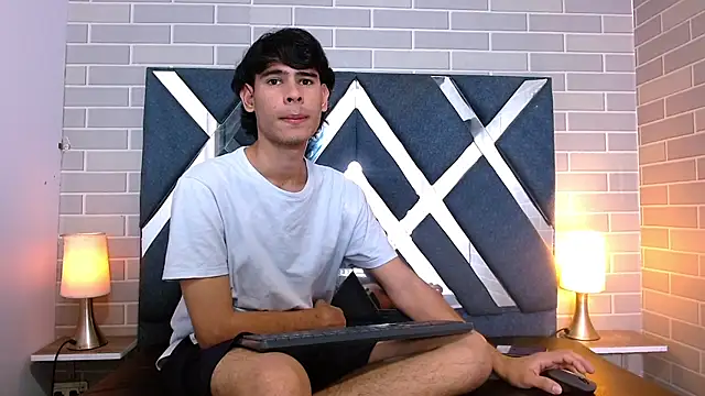 Kevin_Brooks1のライブXXXチャット