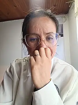 Valentina--1 Live XXX-chat