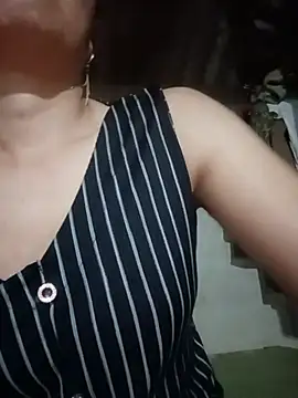 lya_sexyy Chat XXX in diretta