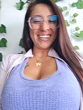 Chatroom XXX en direct de VALERY-94