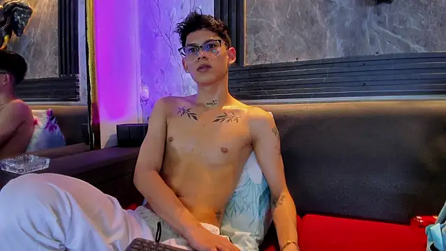 Chat +18 de Brianhot0F ao vivo