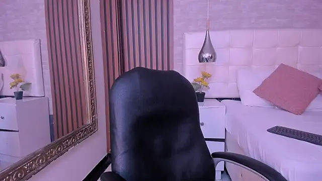 XXX chat uživo modela LeoRydeer
