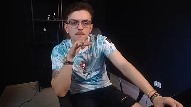 Chat XXX en directo de FelixStarkk