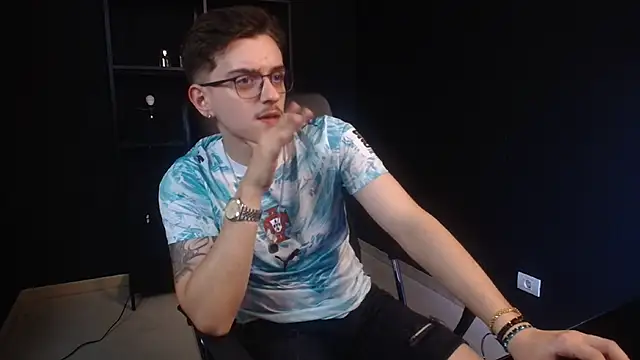 XXX chat uživo modela FelixStarkk