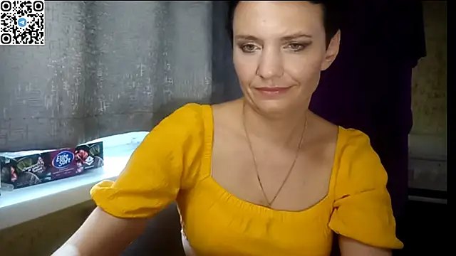 HotMamaQueen234 Adlı Modelin Canlı XXX Sohbeti