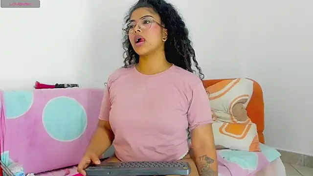 moana_taylor Adlı Modelin Canlı XXX Sohbeti