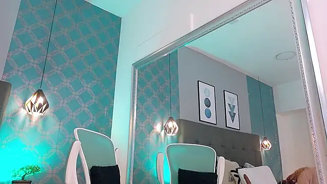 Chat +18 de AmbarRoberts_ ao vivo