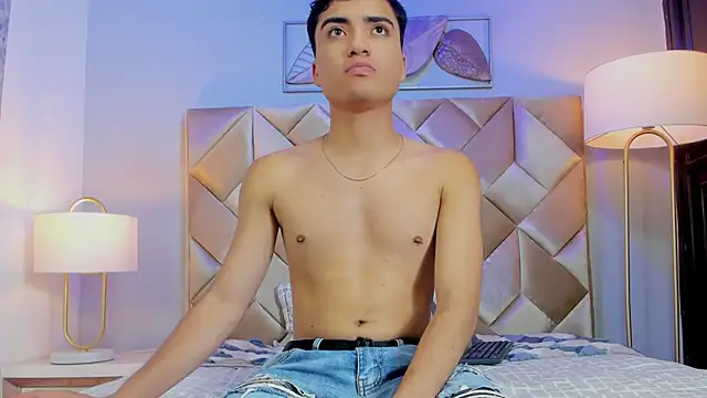 NicoFox4 live XXX chat