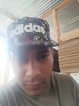 Show modela Petterleonel123 na web-kameri