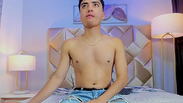 NicoFox4 Live XXX-chat