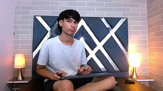 Kevin_Brooks1 – Naživo XXX chat