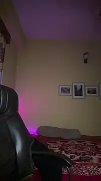 XXX chat uživo modela GunSlay
