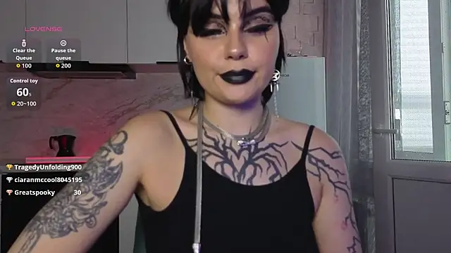 Chat XXX en directo de IntrigueYourDay