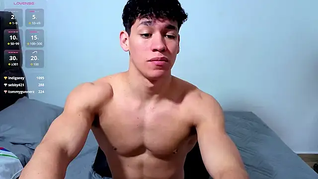 Luke_Muscle élő XXX-chatje
