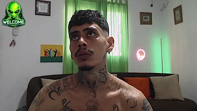 alpha_zom Chat XXX in diretta