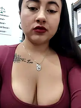 _Sarah-Office1 Adlı Modelin Canlı XXX Sohbeti