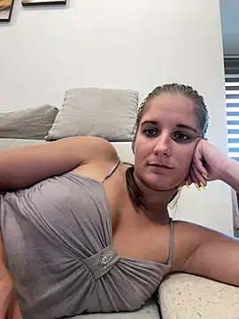 jennifer11772 – Live XXX-chat
