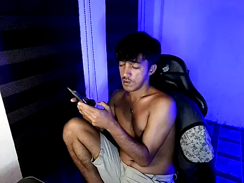 Spicy_RowyCam Chat XXX live