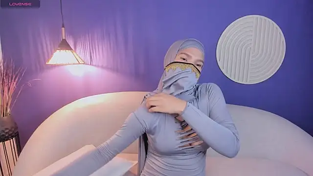 XXX chat uživo modela Slaazy_VI
