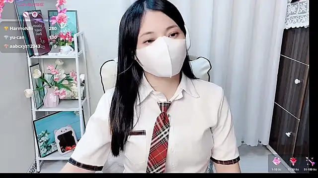 Clover_Nhi's Live XXX Chat