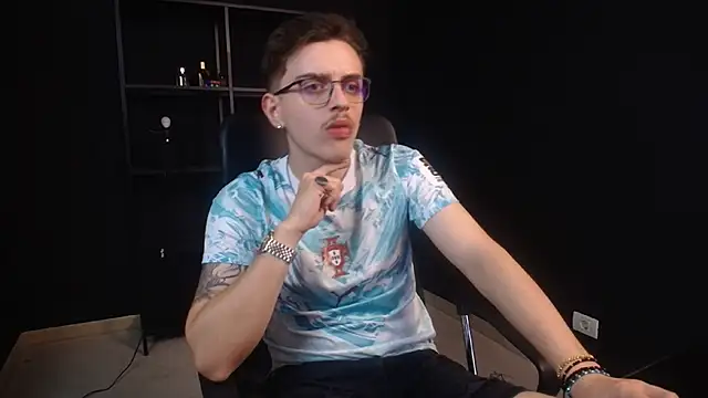 Živý XXX chat FelixStarkk