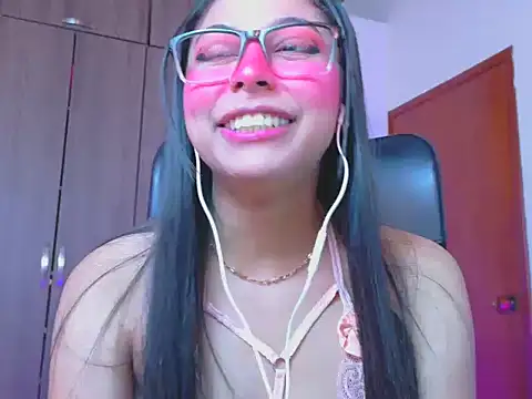 _ALLYSON18_ Adlı Modelin Canlı XXX Sohbeti
