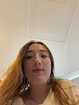 Valery_Salmons Adlı Modelin Canlı XXX Sohbeti