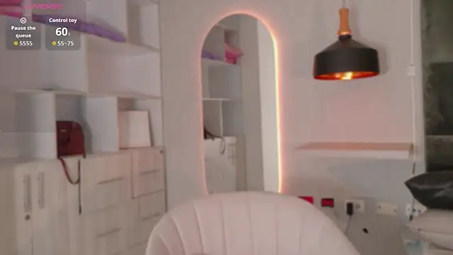 Adrianaa_gold Adlı Modelin Canlı XXX Sohbeti