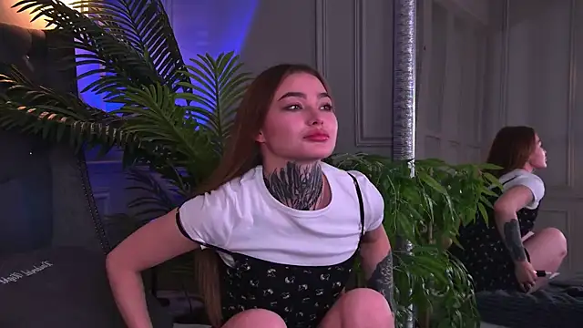 AriWild Adlı Modelin Canlı XXX Sohbeti
