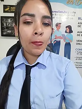 MAYE__13 Adlı Modelin Canlı XXX Sohbeti