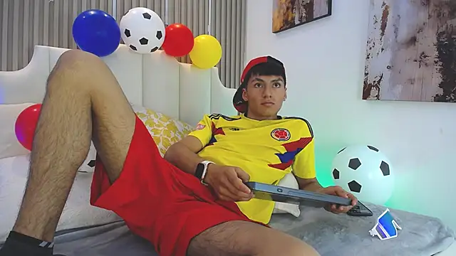AdrianStark_ Live XXX-chat