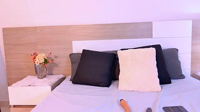 Chat +18 de SelenaBelair ao vivo