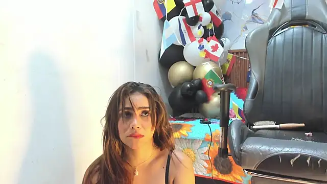 Holly_22's Live XXX Chat