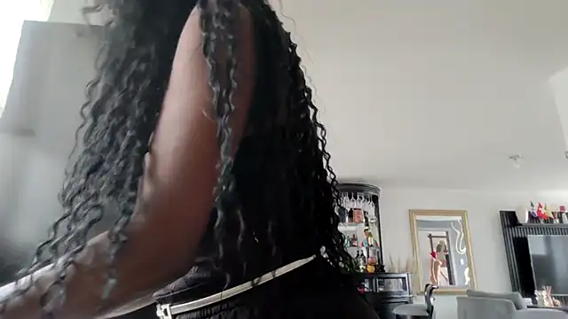 Chat +18 de suuki_suukam ao vivo