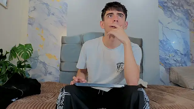 XXX chat uživo modela demian_hot99