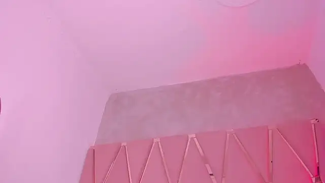 madyjames: онлайн-секс-чат