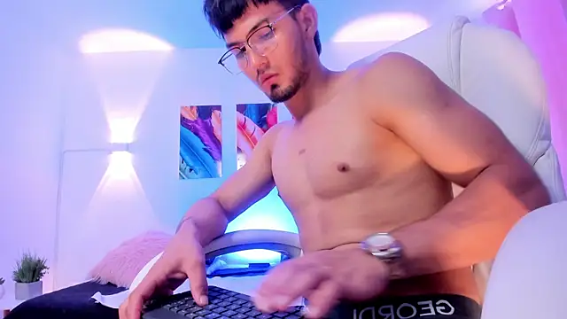 Chatroom XXX en direct de HarryFosster