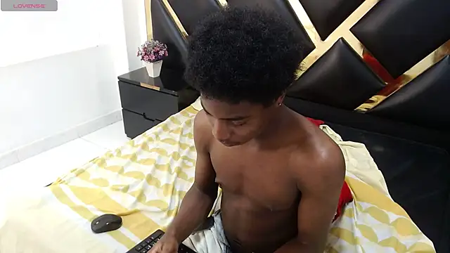 NoahJhonson69 Live XXX Chat