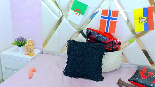 Sarah_blakee_ Adlı Modelin Canlı XXX Sohbeti