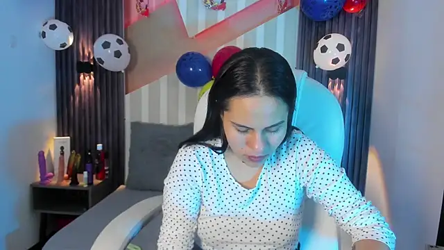 MadisonYoung000 Adlı Modelin Canlı XXX Sohbeti