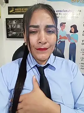 Chat XXX en directo de MAYE__13