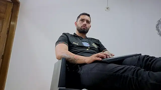matteosantos Adlı Modelin Canlı XXX Sohbeti